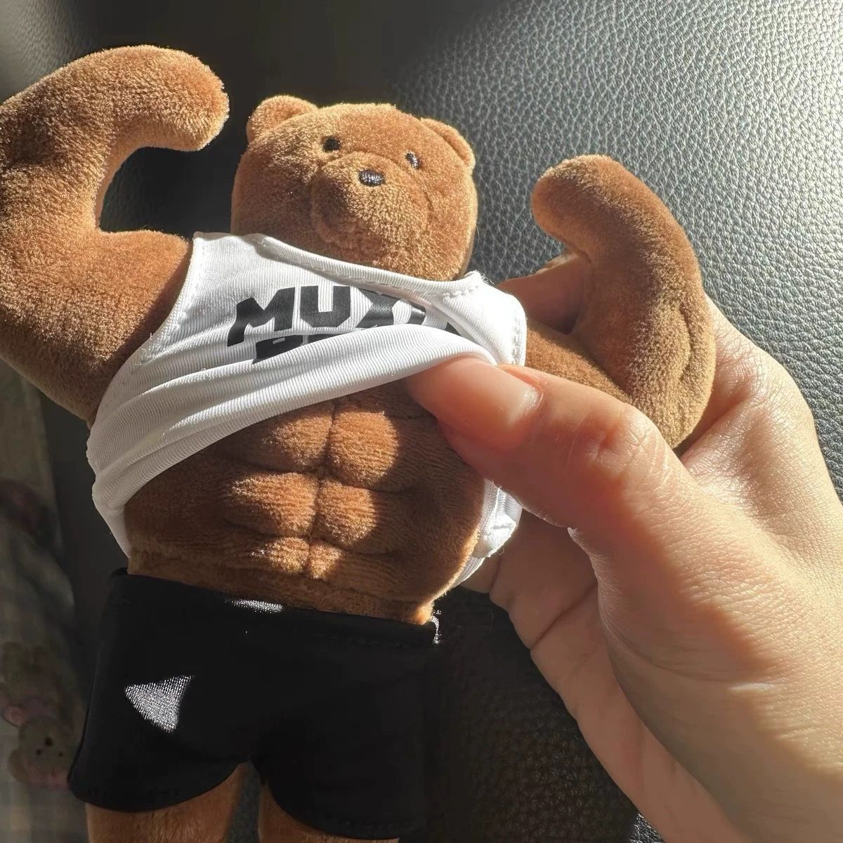 Health Wellness Gifts - Llavero de Oso Musculoso Adorable, Colgante